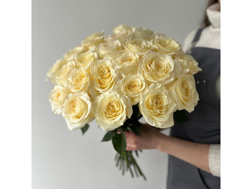 Букет из ароматных пионовидных роз